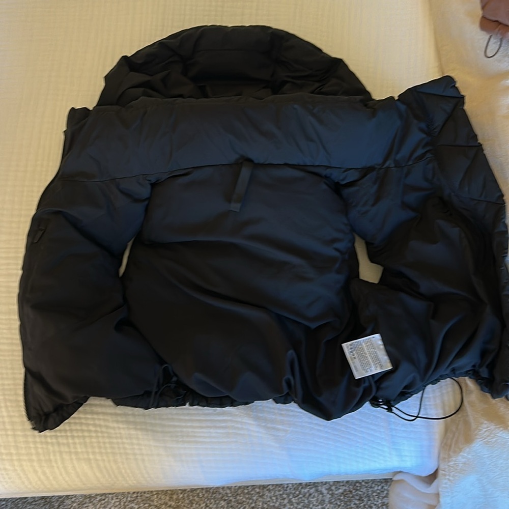 Lululemon Wunder Puff Oversized Super-Cropped Vest Black, 4 EXCELLENT CONDITION - Picture 9 of 13